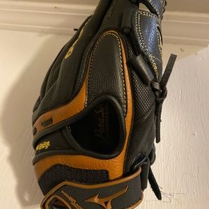 Mizuno MVP Prime GMVP1308P 13” Black Leather Softball Glove Left Hand Thrower